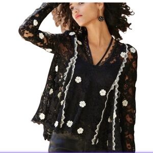 Alexis Cyndi‎ V-Neck Semisheer Lace Top